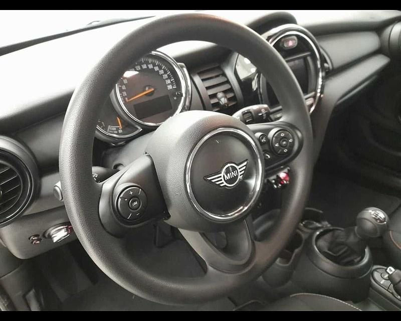 Usata Mini ONE 75 CV (55 kW) 2018 Grigio Utilitaria