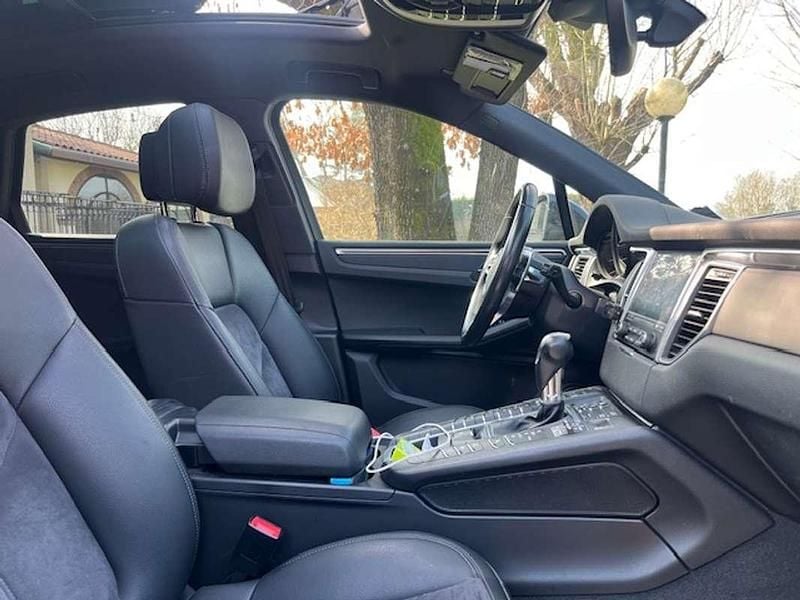Usata Porsche Macan 252 CV (185 kW) 2018 Blu/azzurro SUV