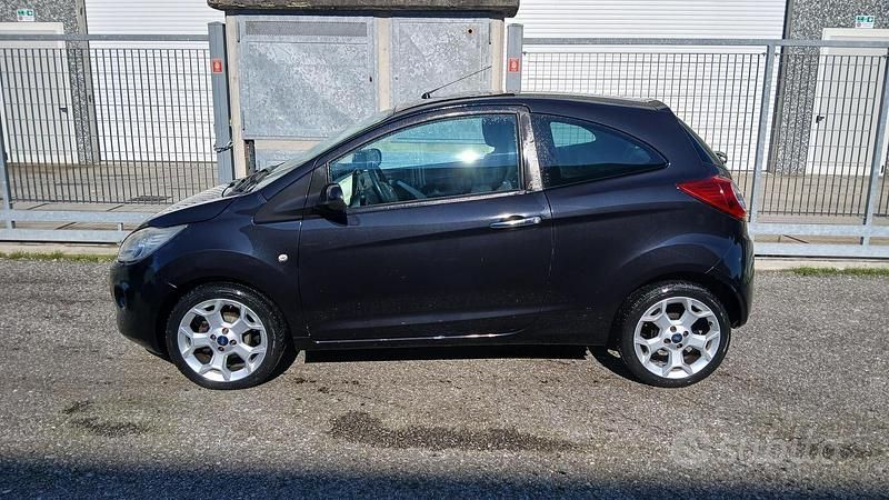 Usata Ford Ka 75 CV (55 kW) 2011 Nero Utilitaria