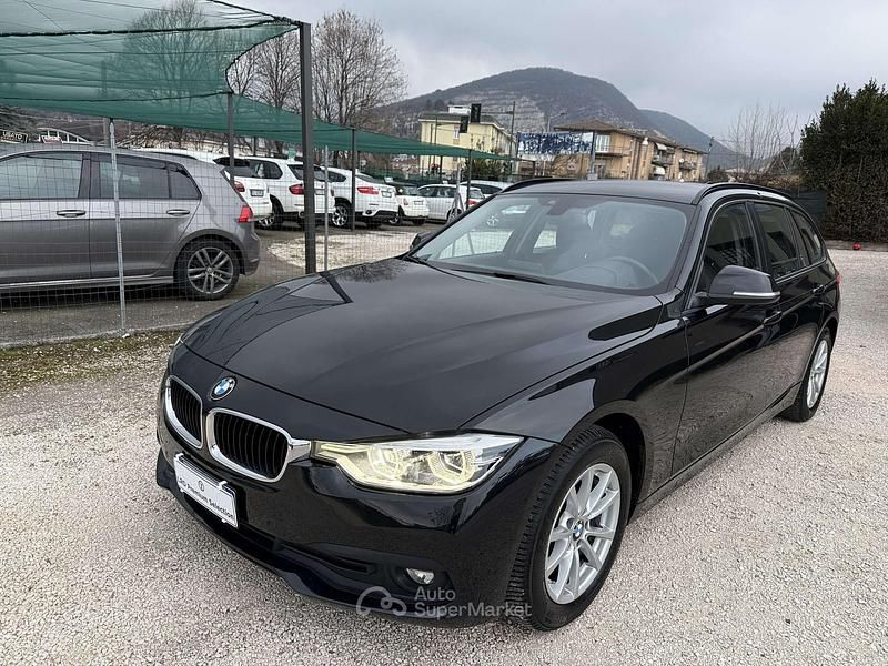 Usata BMW 318 Sport Line 150 CV (110 kW) 2019 Nero Station wagon