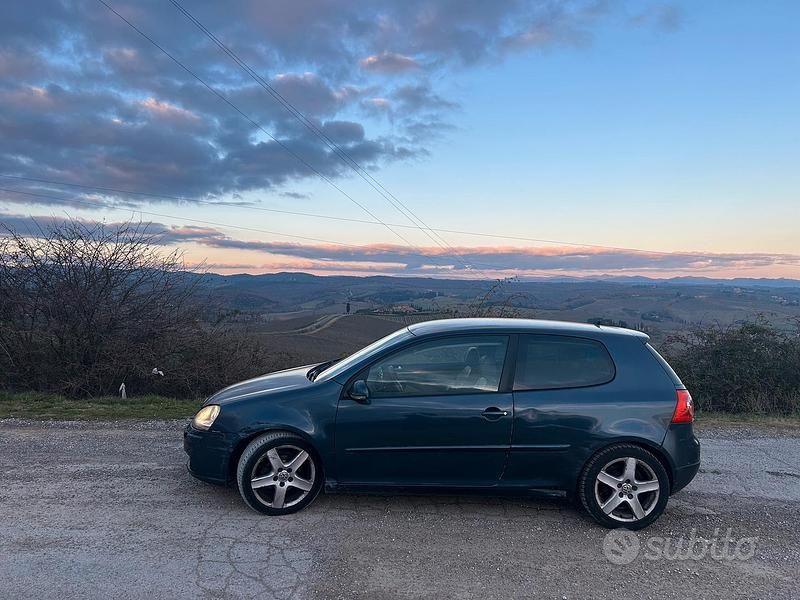 Usata VW Golf V 2007 Blu Berlina