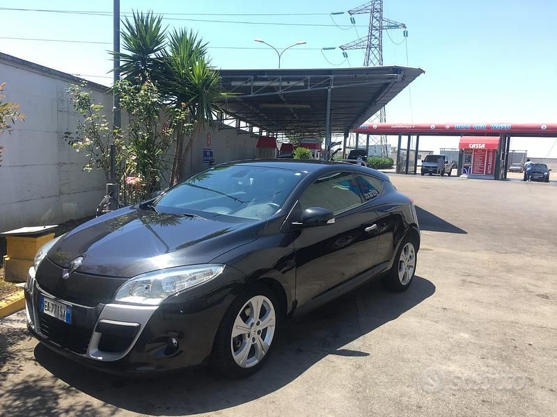 Usata 2010 Renault Mégane Coupé Coupé | 3300 € (Ottimo prezzo) - Immagine 1/4