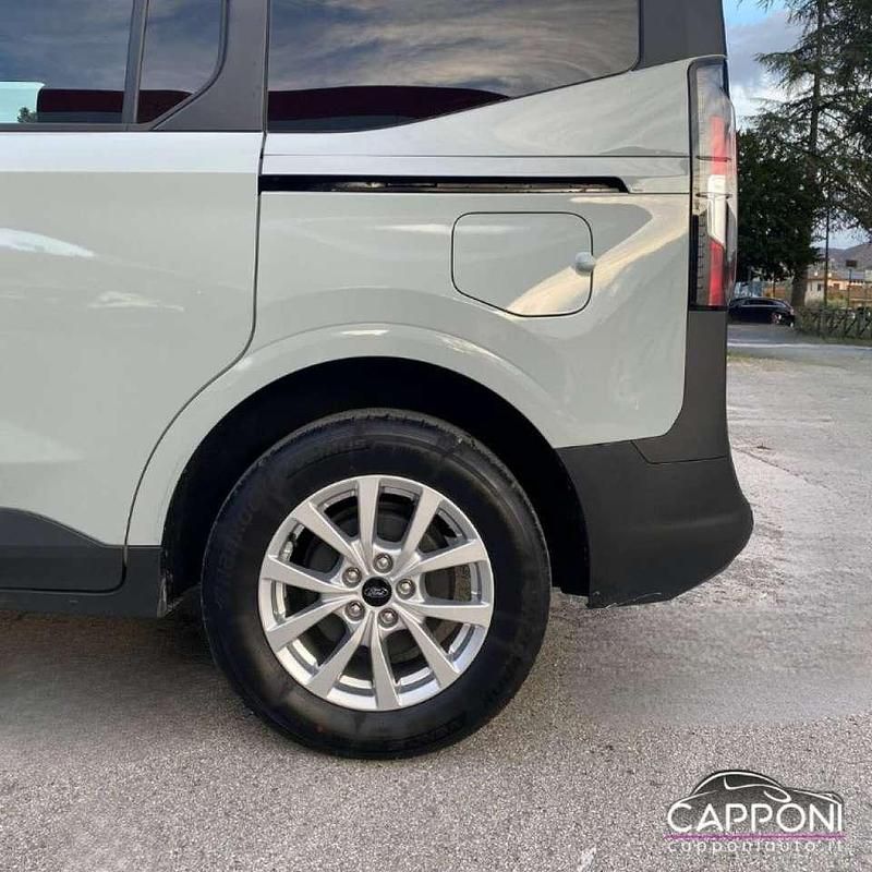 Usata Ford Tourneo Courier 125 CV (91 kW) 2024 Grigio Monovolume