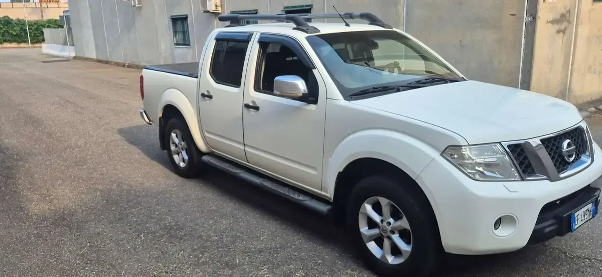 Usata Nissan Navara 190 CV (139 kW) 2011 Bianco Pick-up