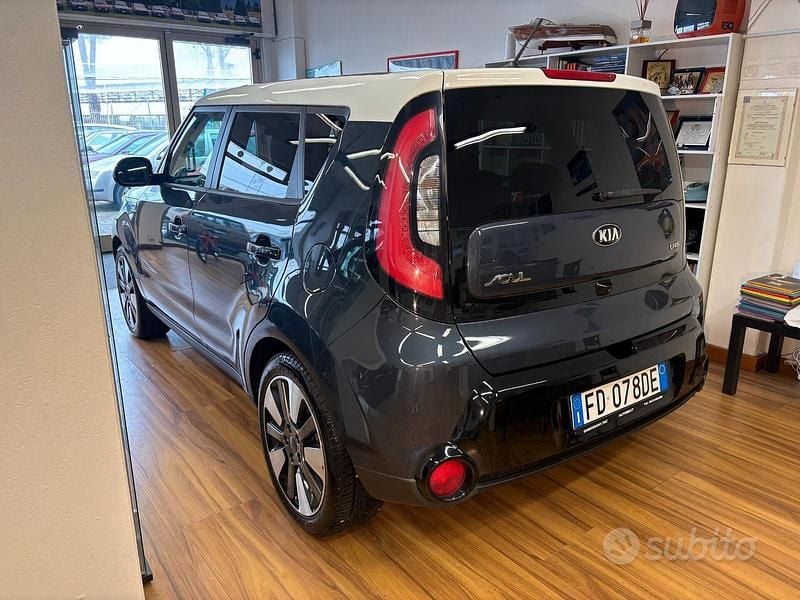 Usata Kia Soul 2016 Grigio SUV