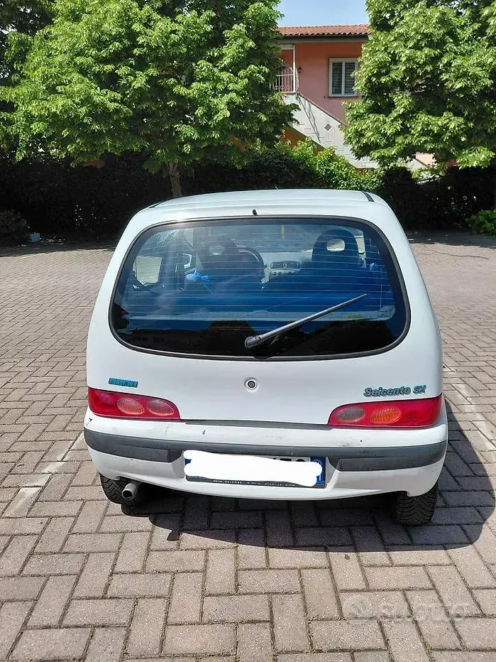 Usata Fiat 600 54 CV (39 kW) 2001 Bianco Utilitaria