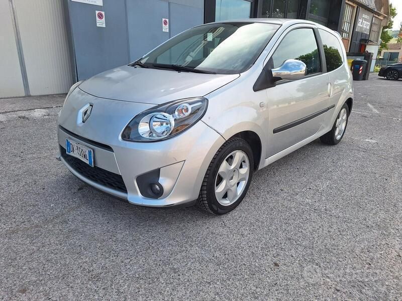 Usata 2008 Renault Twingo Initiale Due volumi | 1150 € (Buon prezzo) - Immagine 1/4