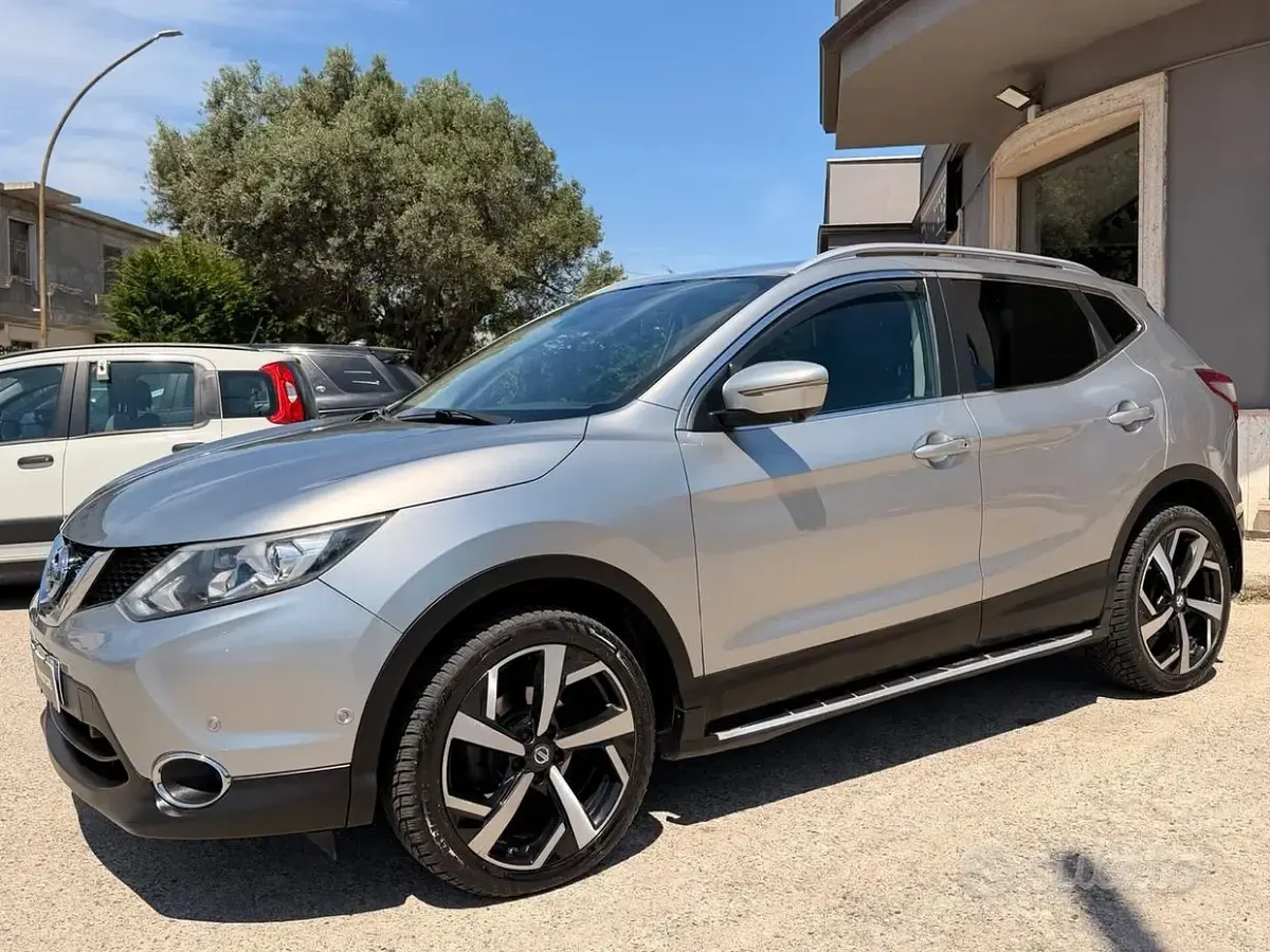 Usata Nissan Qashqai Tekna 131 CV (96 kW) 2016 Grigio SUV