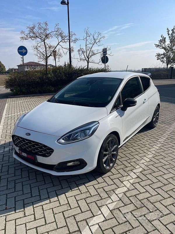 Usata Ford Fiesta Vignale 85 CV (62 kW) 2018 Bianco Berlina