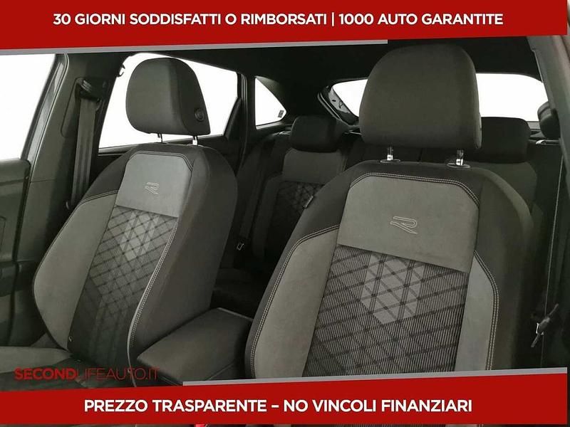 Nuova VW Taigo R-line 115 CV (84 kW) 2025 Argento SUV