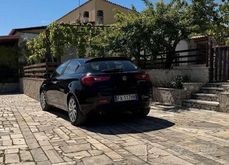 Usata Alfa Romeo Giulietta Business 120 CV (88 kW) 2015 Nero Berlina