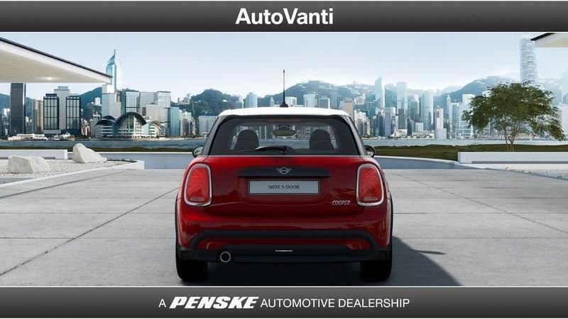 Usata Mini Cooper Classic 135 CV (99 kW) 2023 Rosso Utilitaria