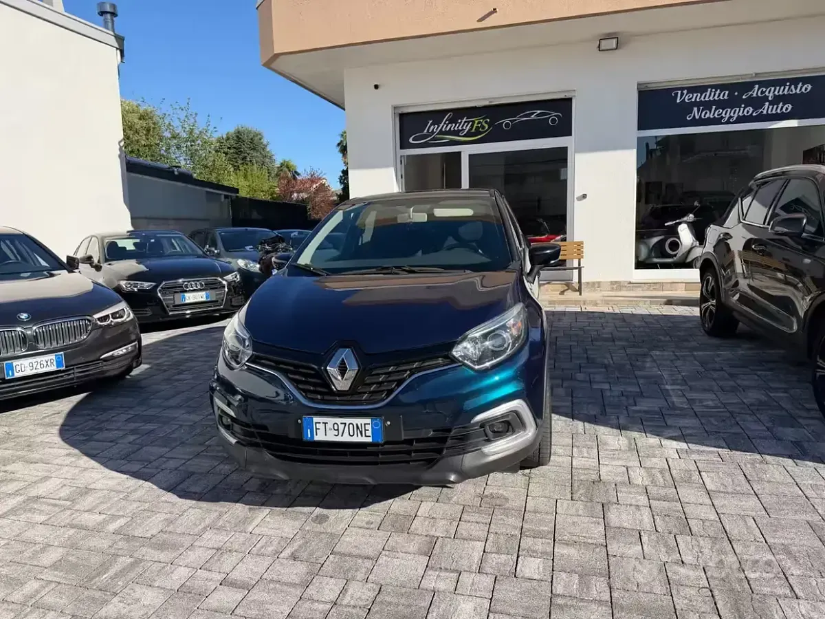 Usata Renault Captur 90 CV (66 kW) 2019 Blu SUV