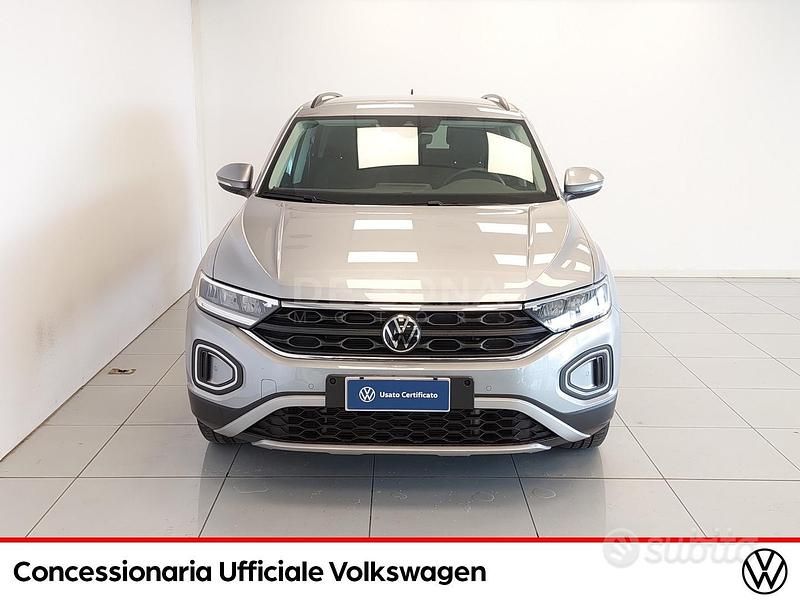 Usado VW T-Roc Life 150 CV (110 kW) 2024 Gris SUV