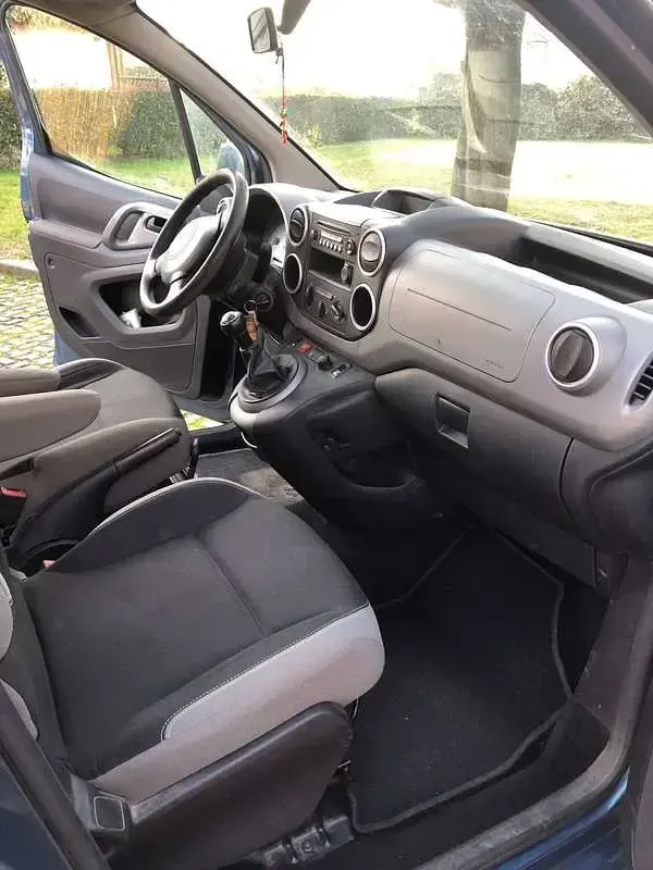 Usata Citroën Berlingo Feel 99 CV (72 kW) 2016 Blu/azzurro Monovolume