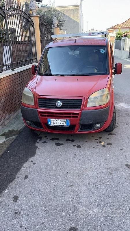 Usata Fiat Doblò 120 CV (88 kW) 2006 Rosso Monovolume