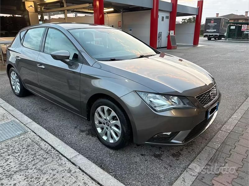 Usata Seat Leon Style 110 CV (80 kW) 2017 Grigio Berlina
