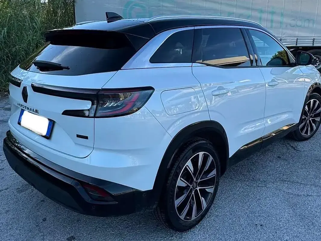Usata Renault Austral Techno 200 CV (147 kW) 2023 Bianco SUV