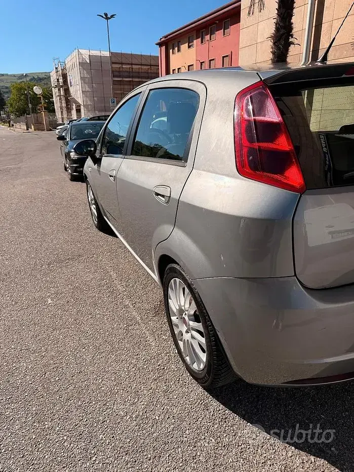 Usata Fiat Grande Punto 65 CV (47 kW) 2008 Grigio Utilitaria