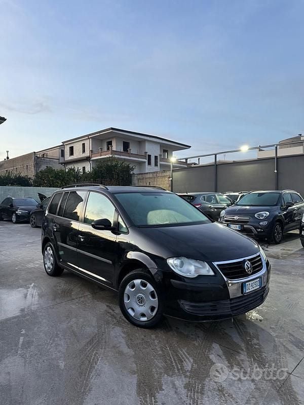 Usata VW Touran Trendline 150 CV (110 kW) 2009 Nero Monovolume