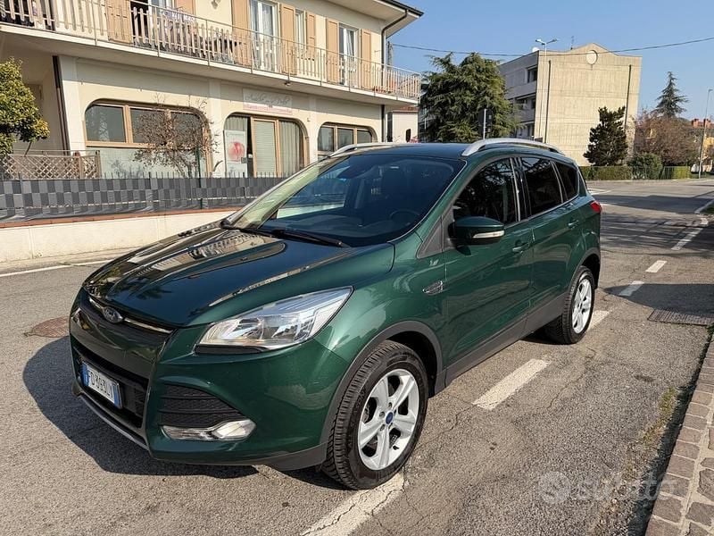 Usata Ford Kuga Titanium 120 CV (88 kW) 2016 Verde SUV