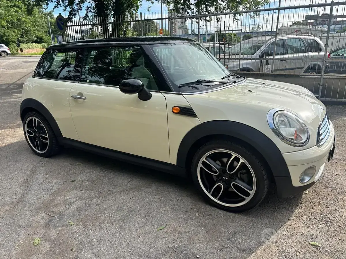 Usata Mini Cooper Chili 120 CV (88 kW) 2007 Bianco Utilitaria