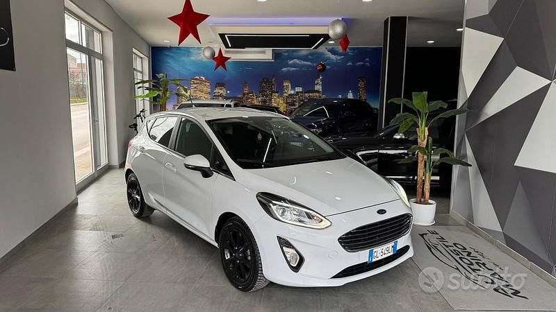Usata Ford Fiesta Titanium 86 CV (63 kW) 2020 Bianco Utilitaria