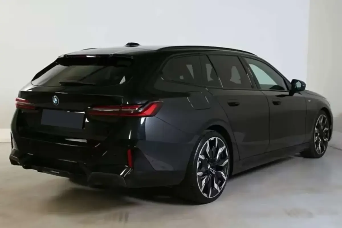 Usata BMW 540 M Sport 286 CV (210 kW) 2025 Nero Station wagon