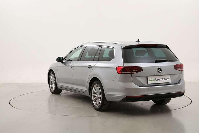 Usata VW Passat Business 150 CV (110 kW) 2022 Argento Station wagon