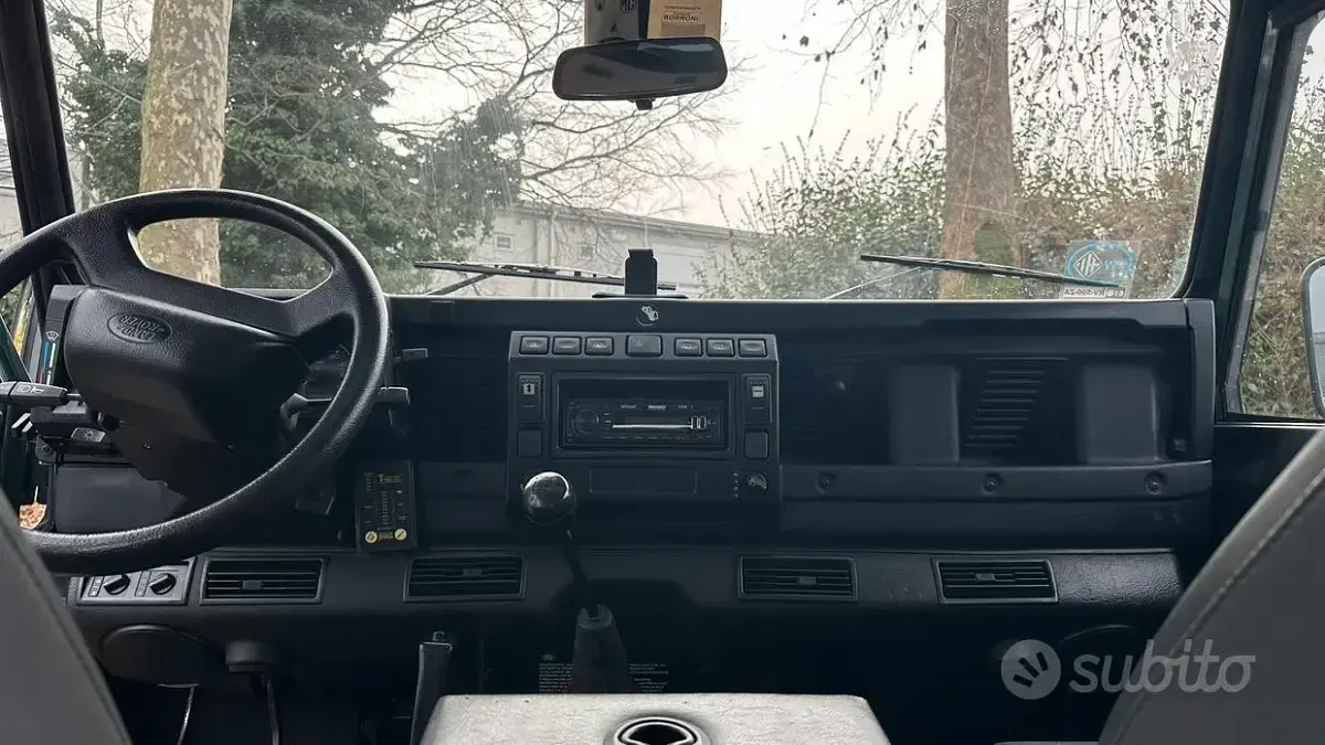 Usata Land Rover Defender 122 CV (89 kW) 2004 Verde Station wagon