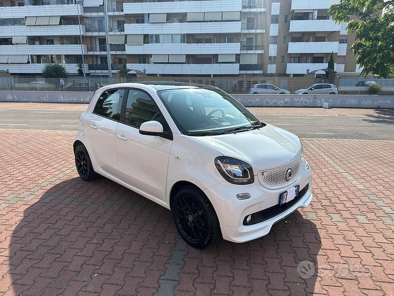 Usata Smart ForFour Superpassion 71 CV (52 kW) 2019 Bianco Utilitaria
