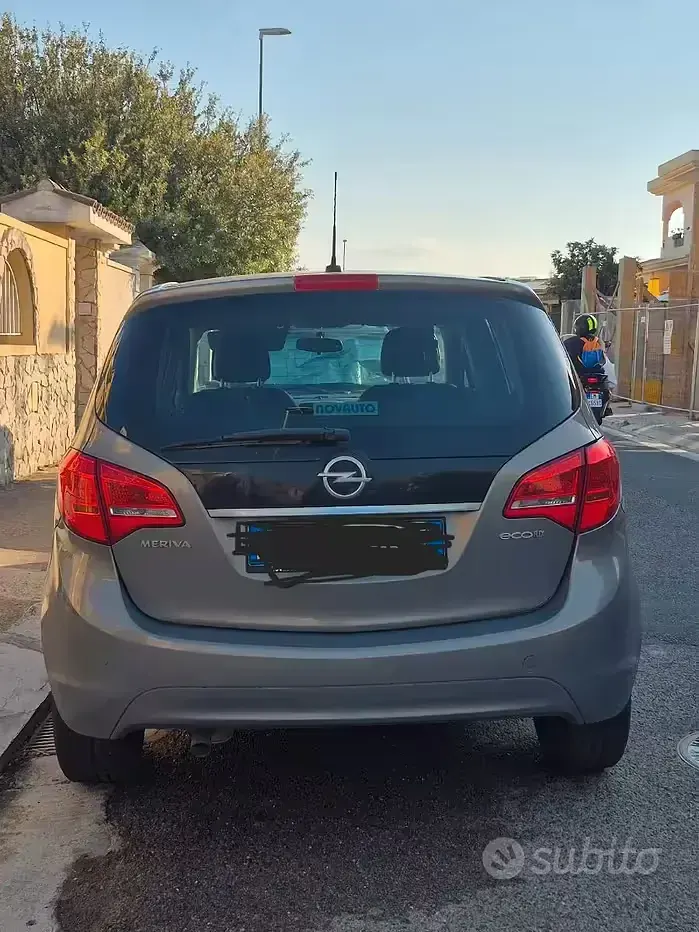 Usata Opel Meriva 75 CV (55 kW) 2012 Marrone Monovolume