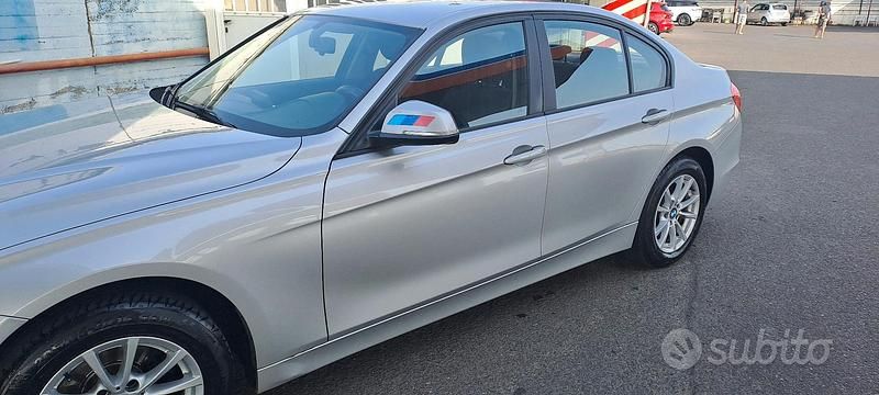 Usata BMW 318 116 CV (85 kW) 2013 Grigio Berlina
