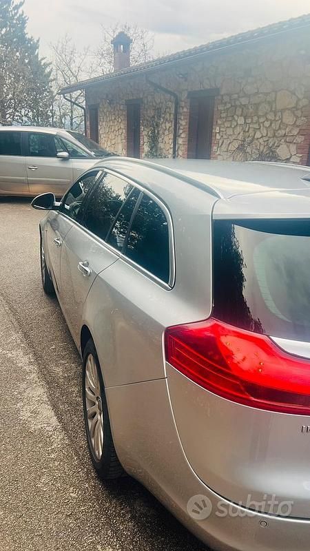 Usata Opel Insignia 140 CV (102 kW) 2012 Grigio Station wagon