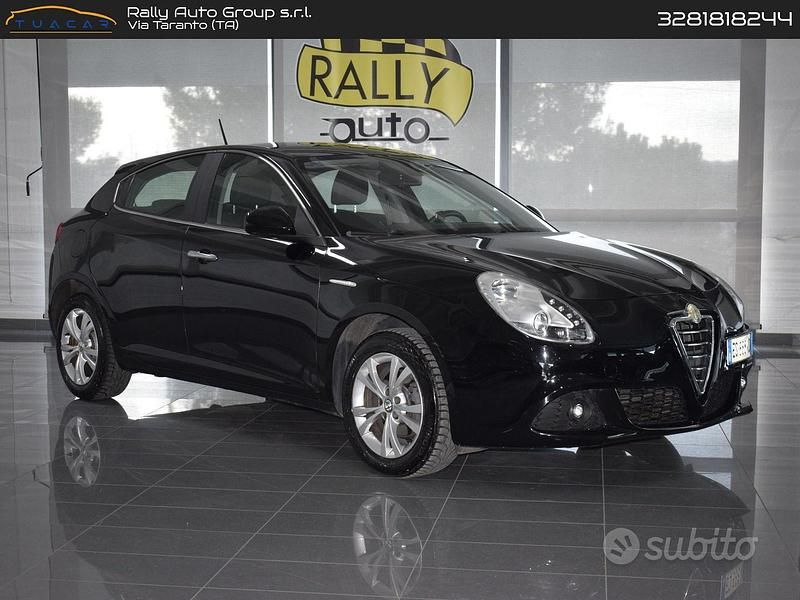Nero Usata 2013 Alfa Romeo Giulietta Business Due volumi | 8750 € (Cara) - Immagine 1/4
