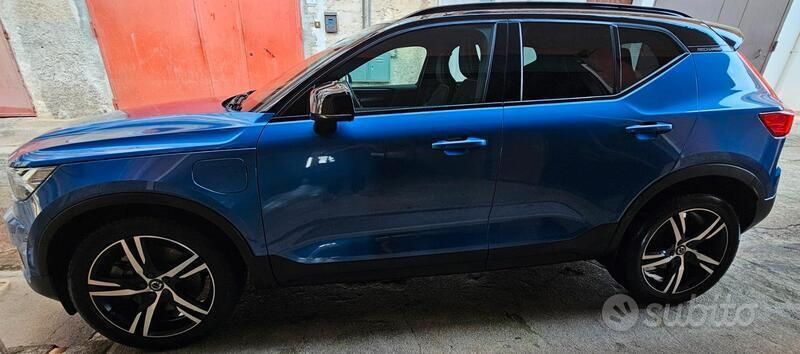Usata Volvo XC40 R-Design 180 CV (132 kW) 2021 Blu SUV