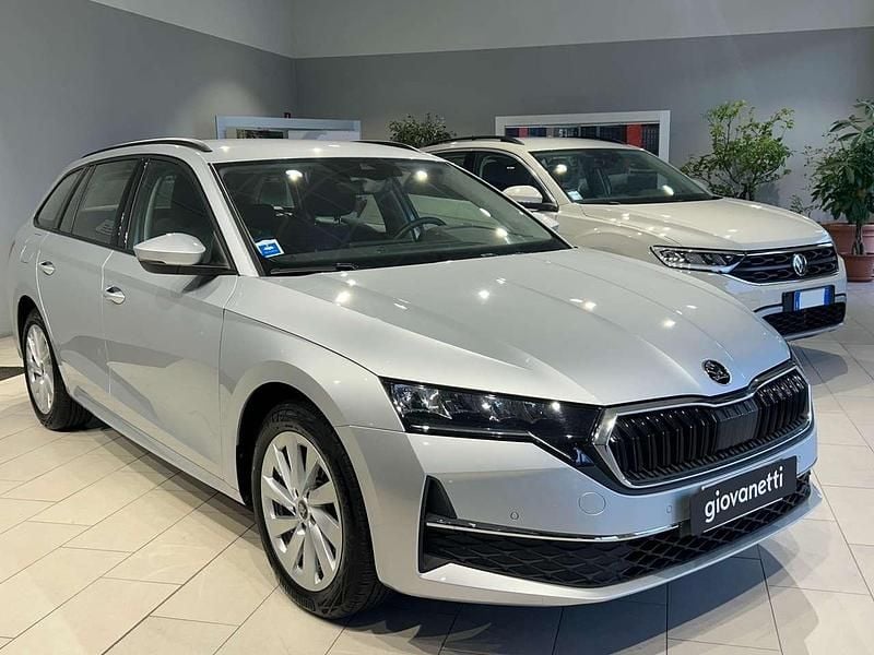 Argento Usata 2025 Skoda Octavia Selection Station wagon | 28.490 € (Buon prezzo) - Immagine 1/4
