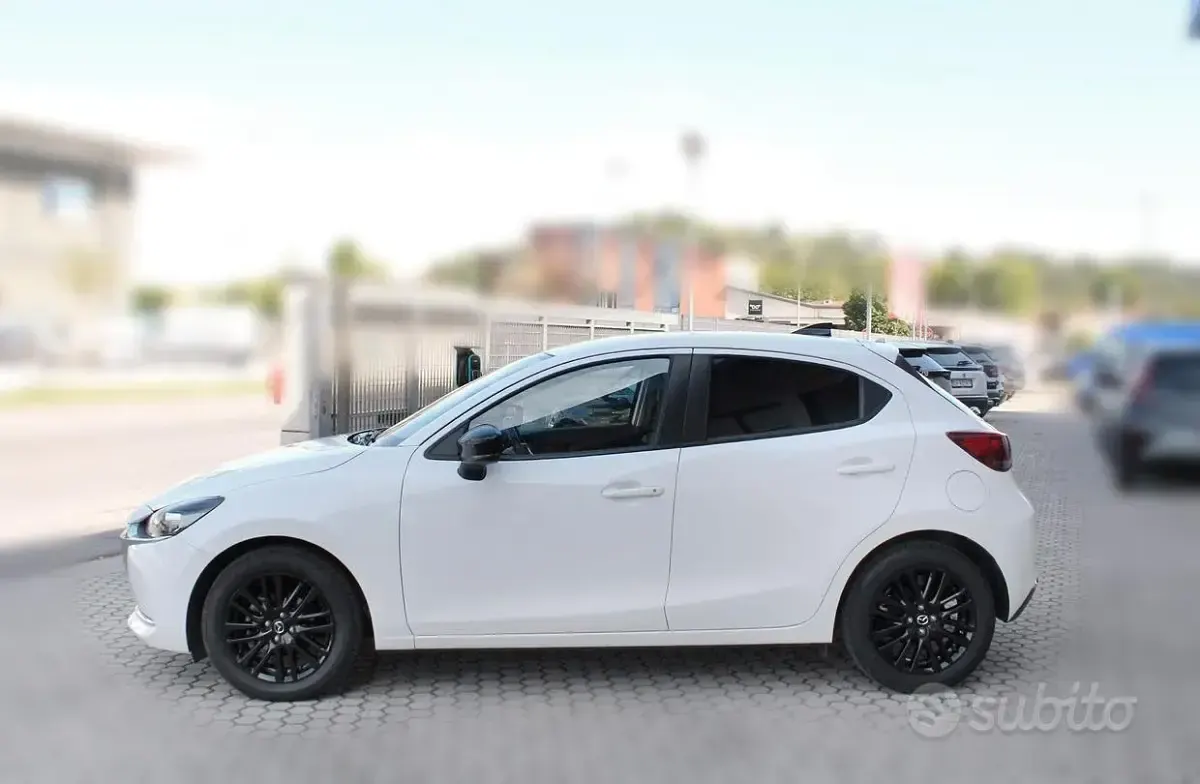 Usata Mazda 2 Homura-Line 75 CV (55 kW) 2023 Bianco Utilitaria