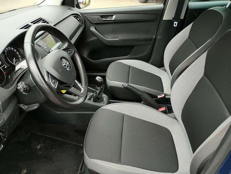 Usata Skoda Fabia Ambition 75 CV (55 kW) 2016 Blu/azzurro Utilitaria