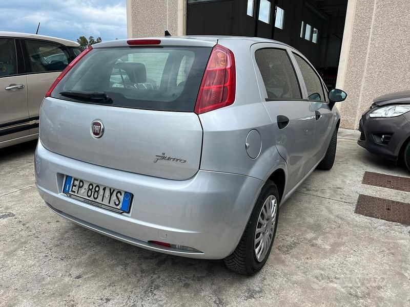 Usata Fiat Grande Punto 75 CV (55 kW) 2013 Grigio Utilitaria