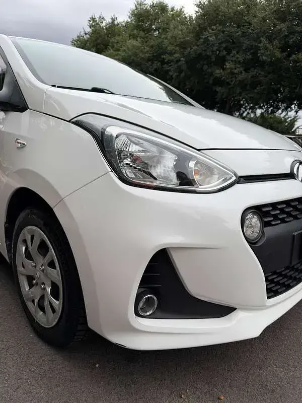 Usata Hyundai i10 69 CV (50 kW) 2018 Bianco Utilitaria