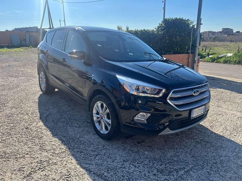 Usata Ford Kuga S 120 CV (88 kW) 2019 Nero SUV