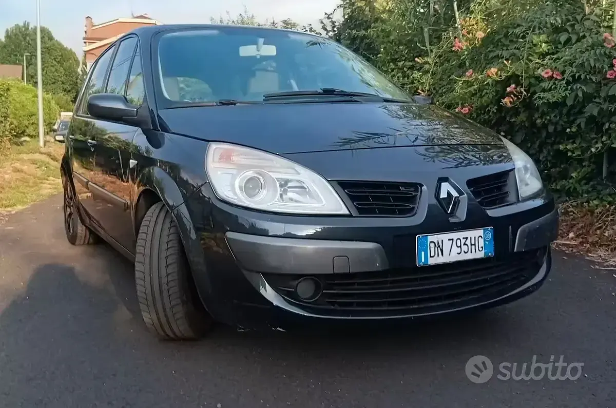 Usata Renault Scénic III 110 CV (80 kW) 2009 Grigio Monovolume