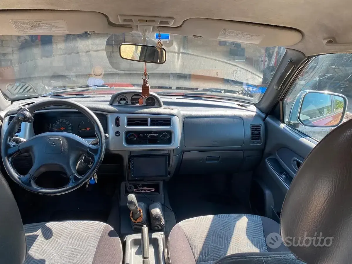 Usata Mitsubishi L200 115 CV (84 kW) 2001 Viola Pick-up