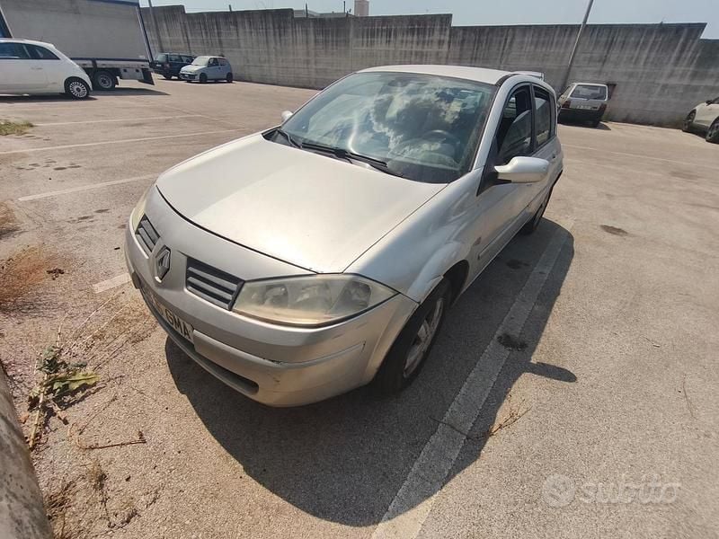 Grigio Usata 2005 Renault Mégane II Sportway Berlina | 500 € (Super prezzo) - Immagine 1/4