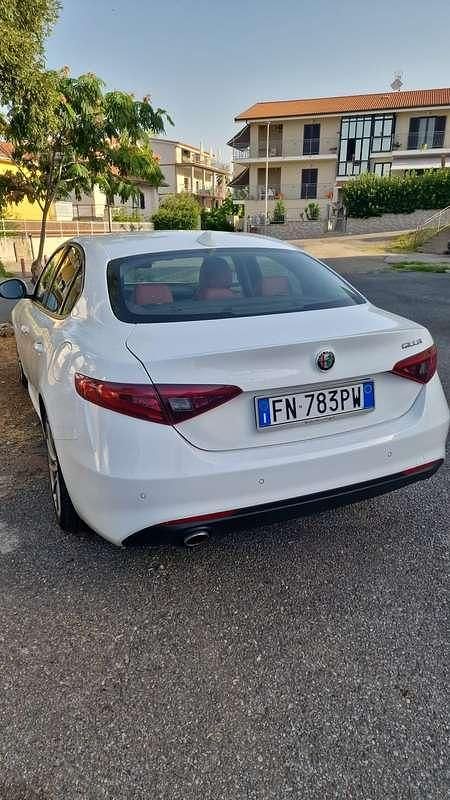 Usata Alfa Romeo Giulia Super 150 CV (110 kW) 2018 Bianco Berlina