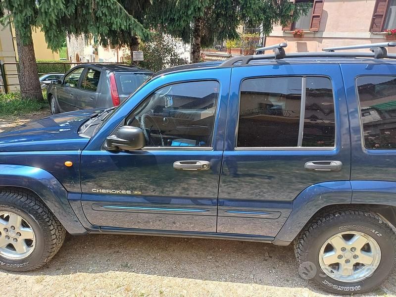 Usata Jeep Cherokee 2003 Blu SUV