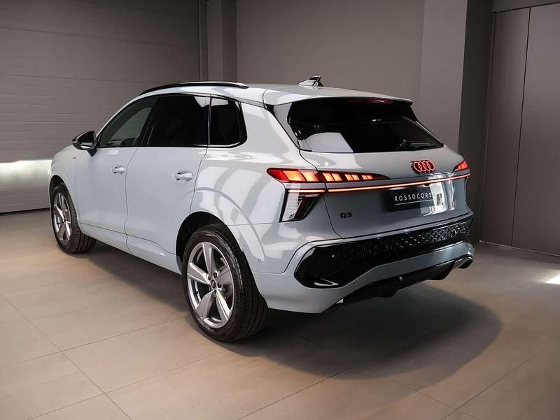 Nuova Audi Q3 S-Line 150 CV (110 kW) 2025 Grigio freccia SUV