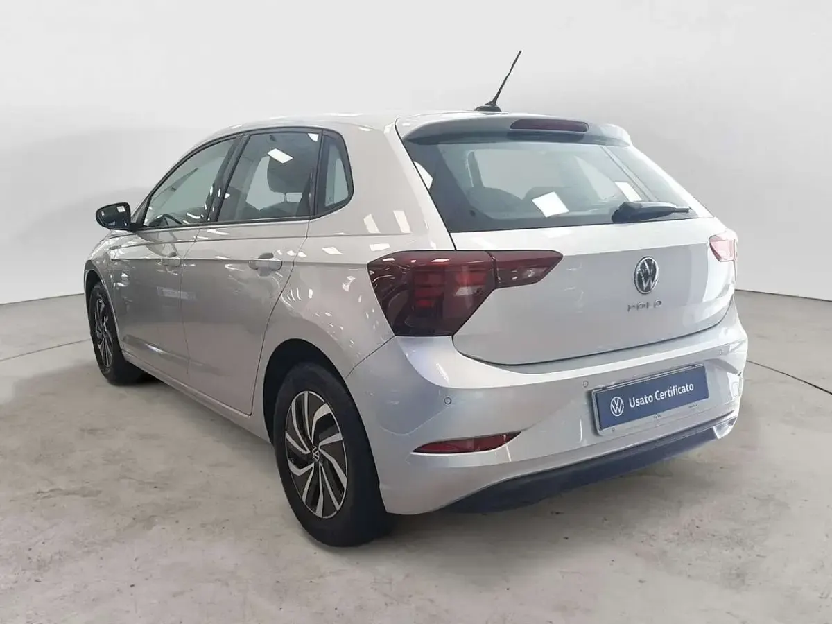 Usata VW Polo Life 95 CV (69 kW) 2023 Argento Utilitaria