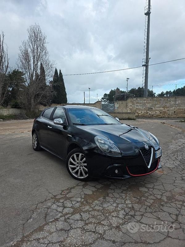 Usata Alfa Romeo Giulietta Exclusive 140 CV (102 kW) 2011 Nero Berlina
